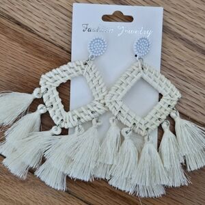 Fashion Jewelry Cream Tassel Earrings